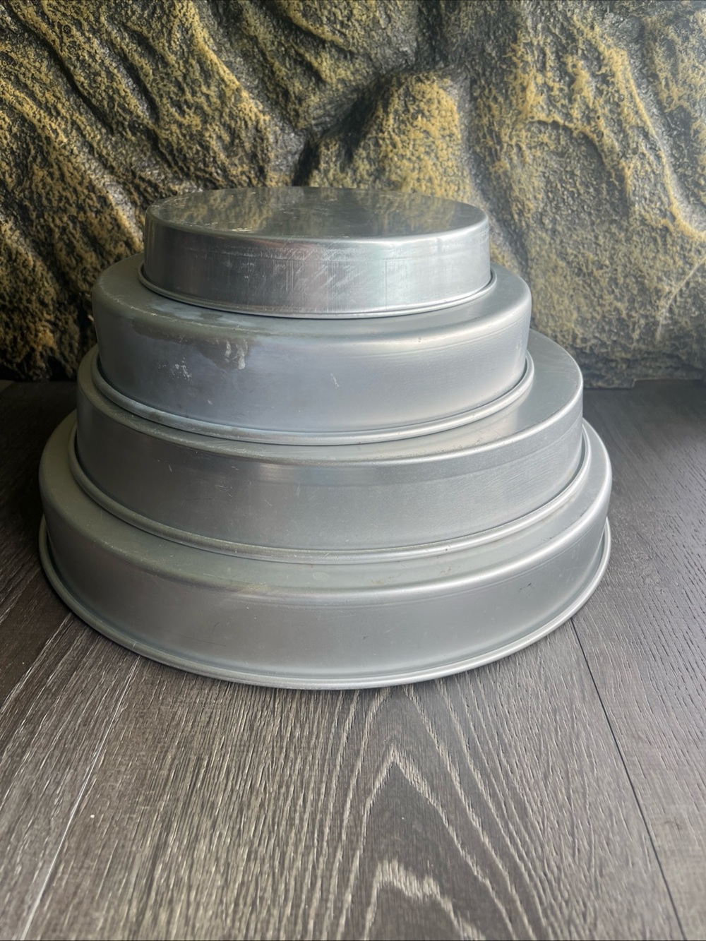 Wilton Silver Nesting Round Cake Pans Set
